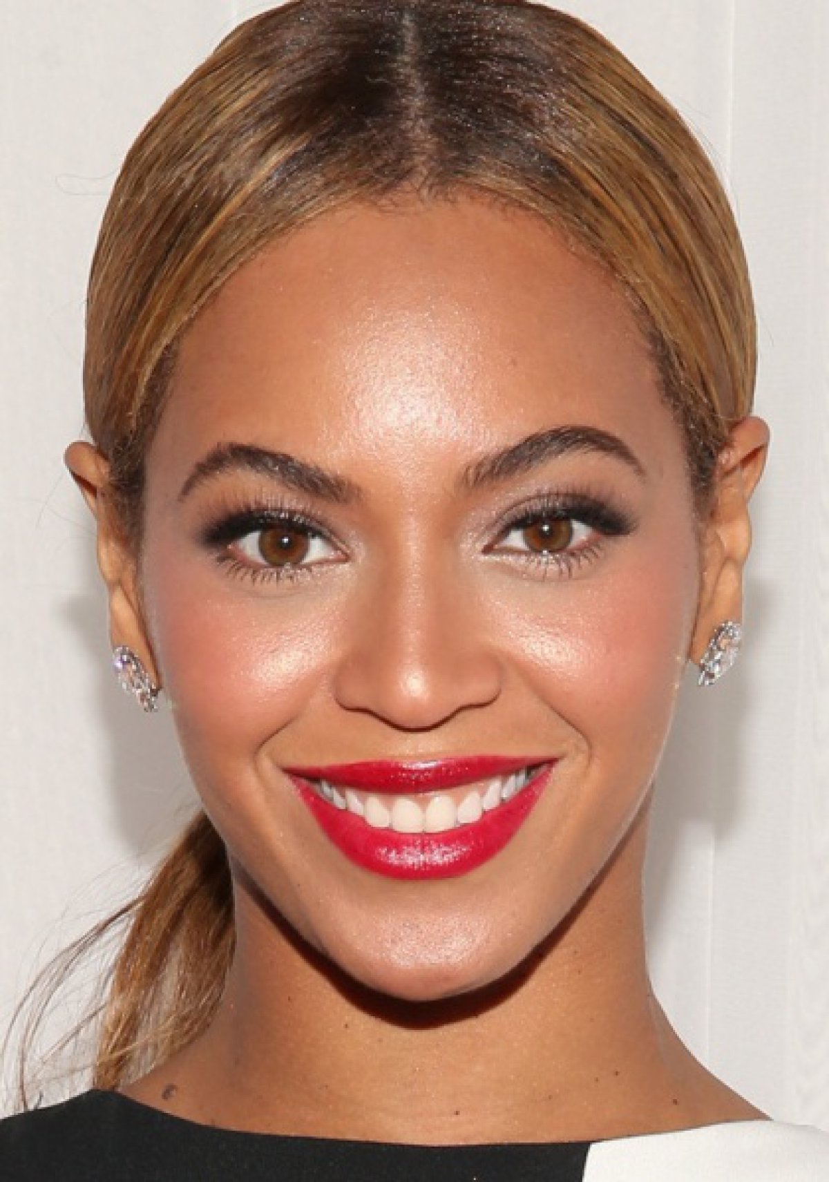Beyoncé cortaba y lavaba el pelo de las clientas de la peluquería de su mamá