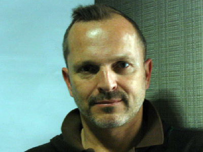 Miguel Bosé por primera vez en Los 40 Pincipales