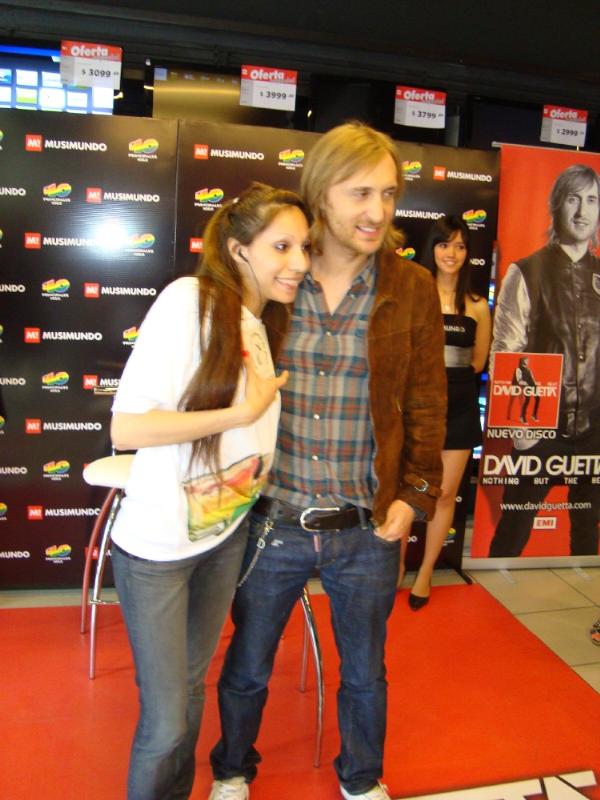 David Guetta, Musimundo y 40 Principales - Firma de Autógrafos