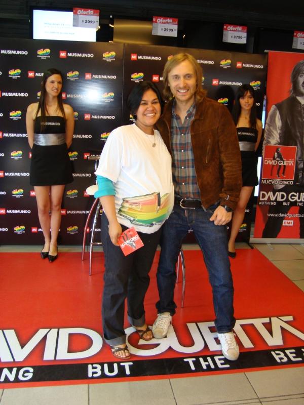 David Guetta, Musimundo y 40 Principales - Firma de Autógrafos