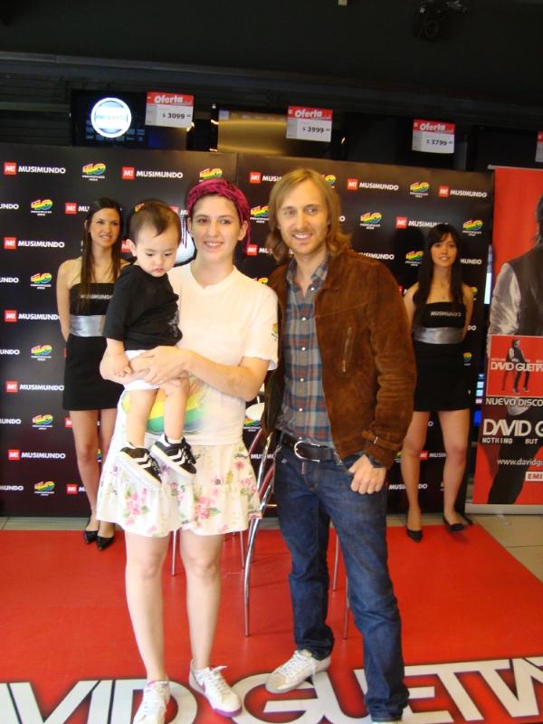 David Guetta, Musimundo y 40 Principales - Firma de Autógrafos