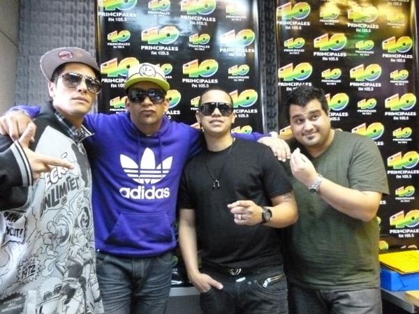 J. Alvarez en la radio de los éxitos