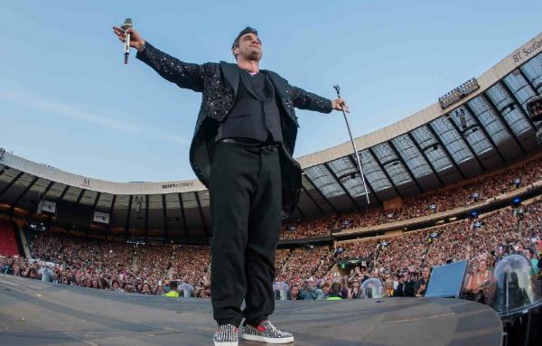 Robbie Williams Take The Crown Stadium Tour 2013