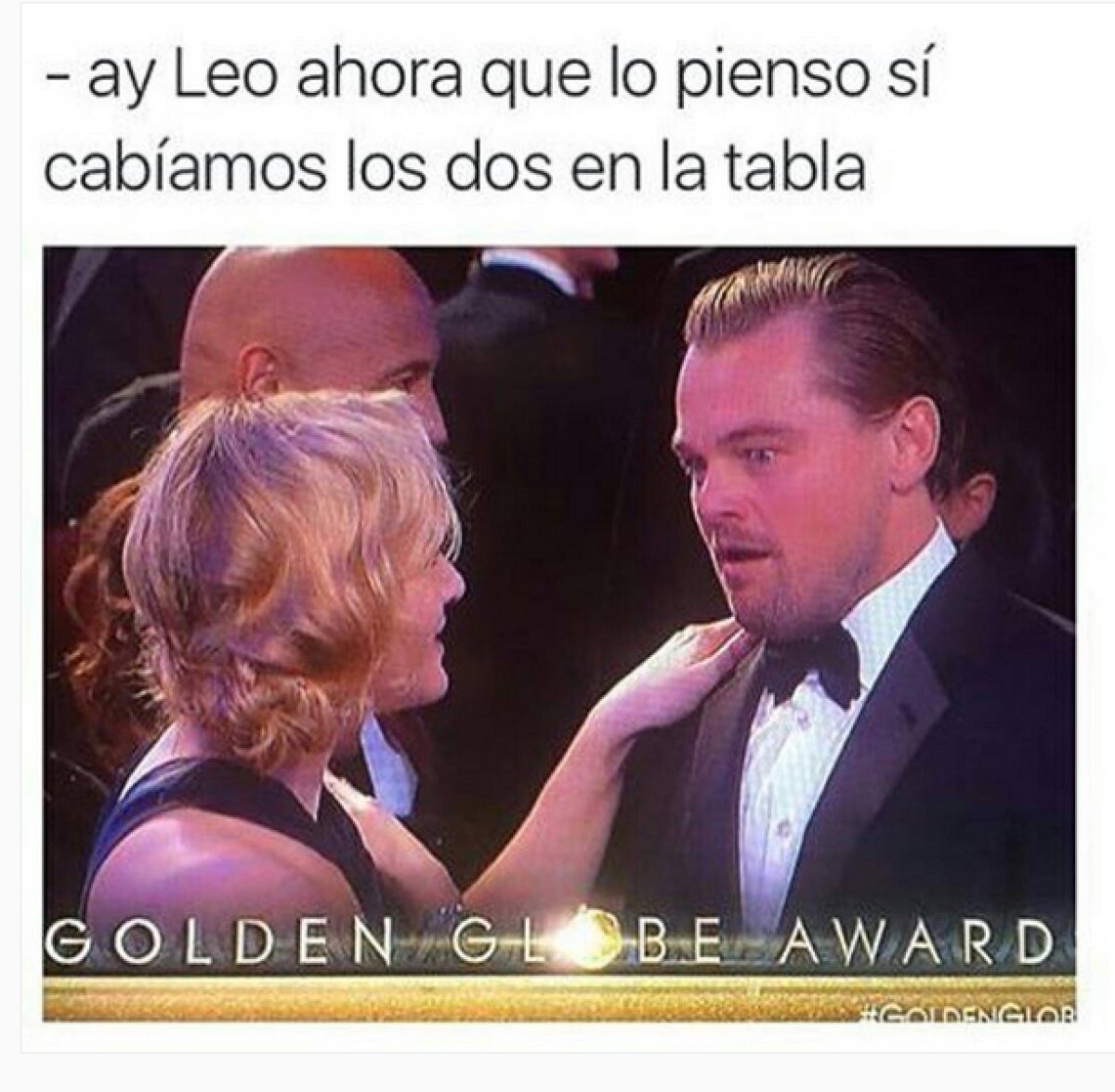 Kate Winslet. le confiesa algo a Leo DiCaprio.