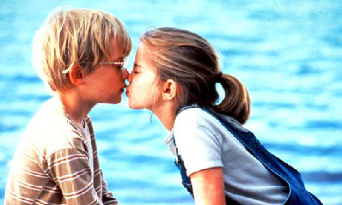 Ana Chlumsky y Macaulay Culkin