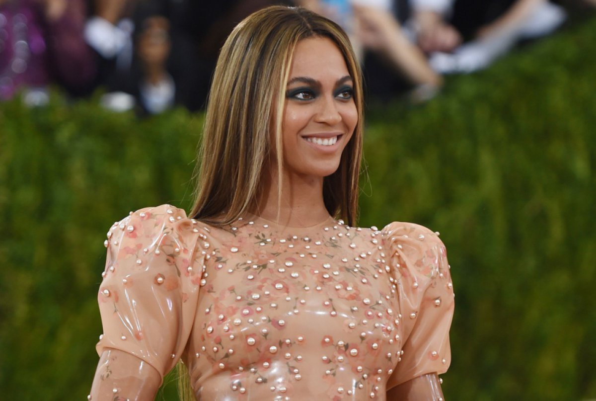 Beyoncé un poquito más arriba en el puesto #21