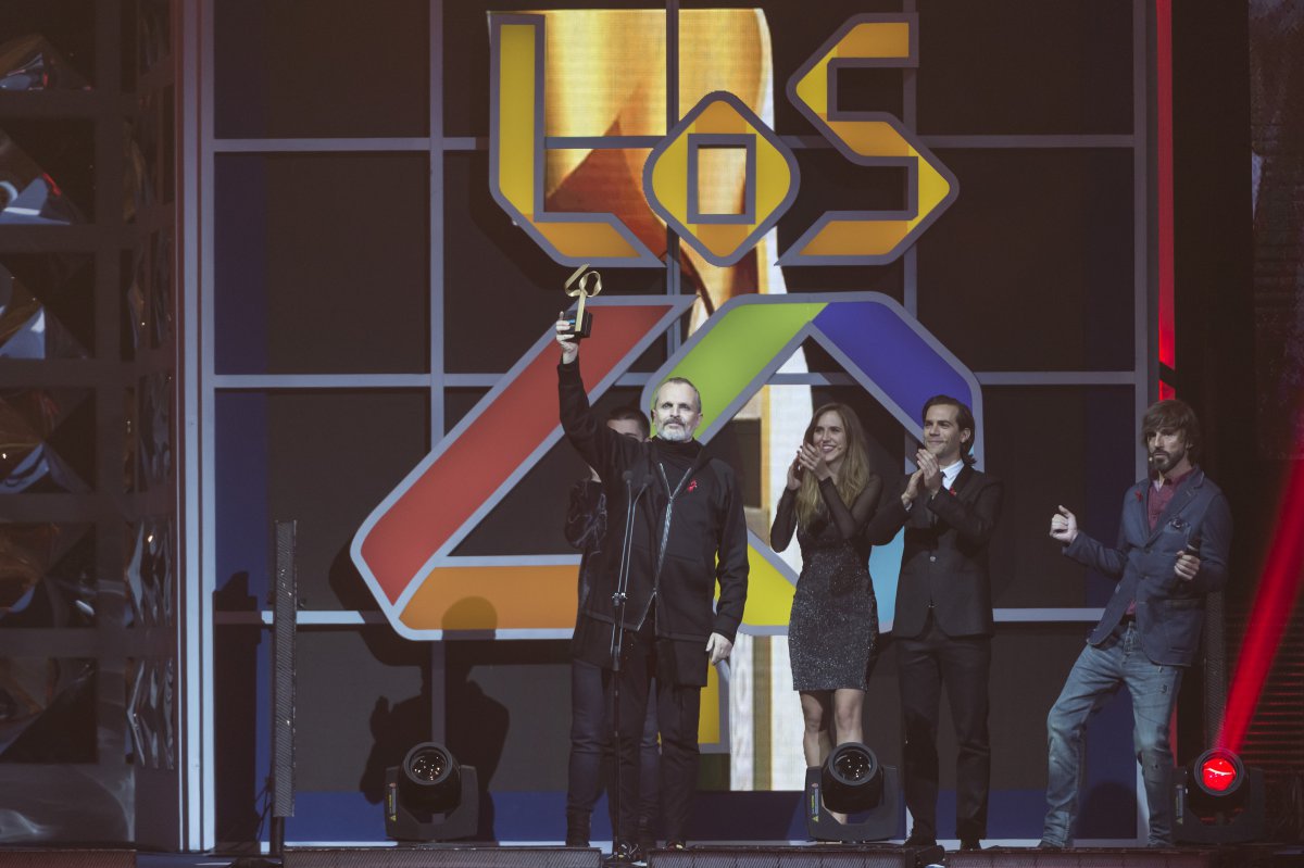 Miguel Bose recibió el premio Golden Music Awards 50 Aniversario