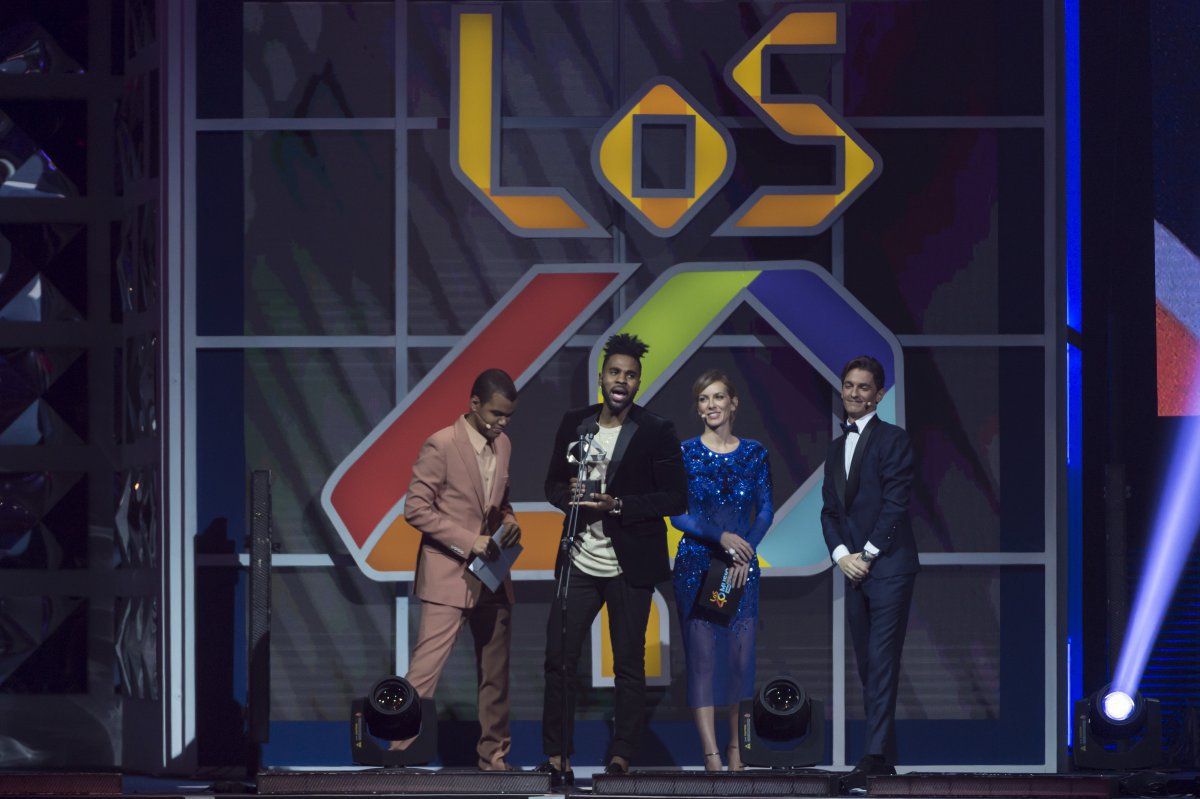 Jason Derulo subió a recibir su premio!